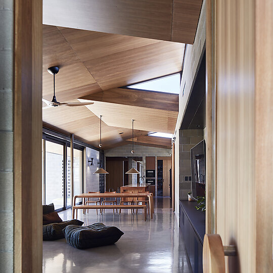 Interior photograph of Deepwater House by Robert Frith Acorn Photo