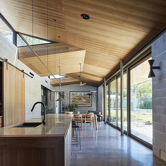 Interior photograph of Deepwater House by Robert Frith Acorn Photo