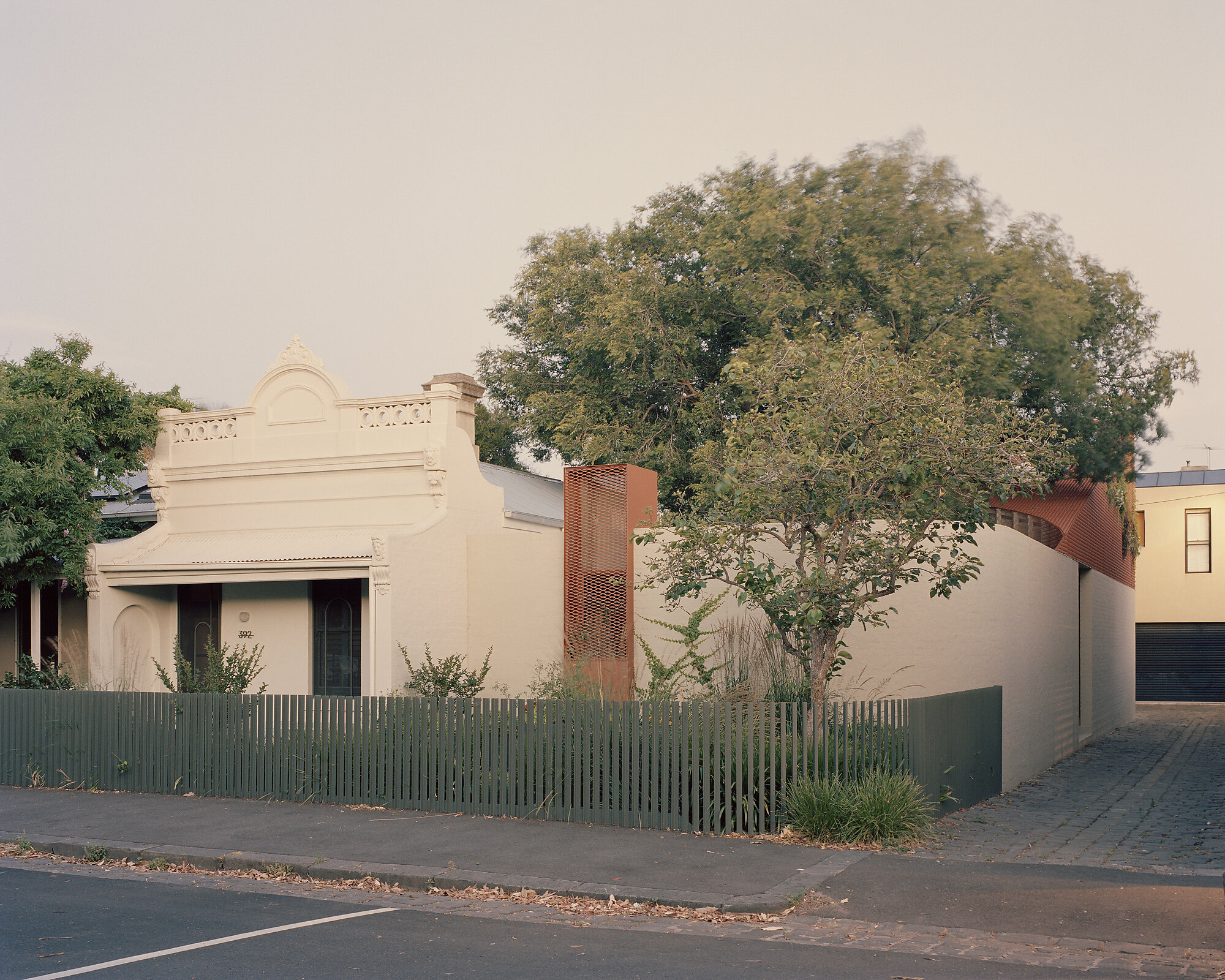 Interior photograph of Autumn House by Rory Gardiner