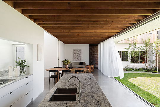 Interior photograph of East Fremantle House by Dion Robeson